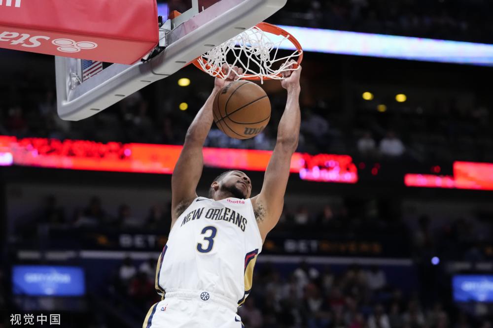 等选手亮相 等选手亮相